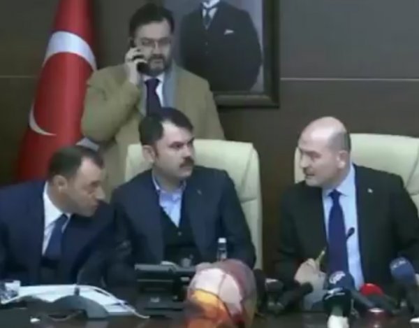 Bakanlar artçı sarsıntıya canlı yayın öcnesi yakalandı