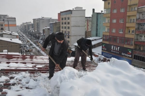 Çatı temizlemek ekmek kapısı oldu -4