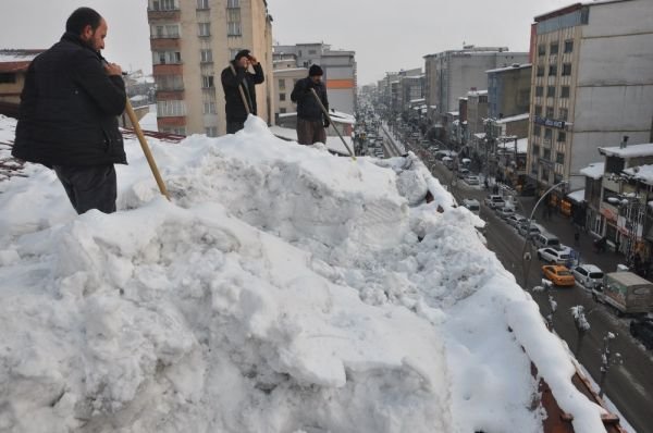 Çatı temizlemek ekmek kapısı oldu -5
