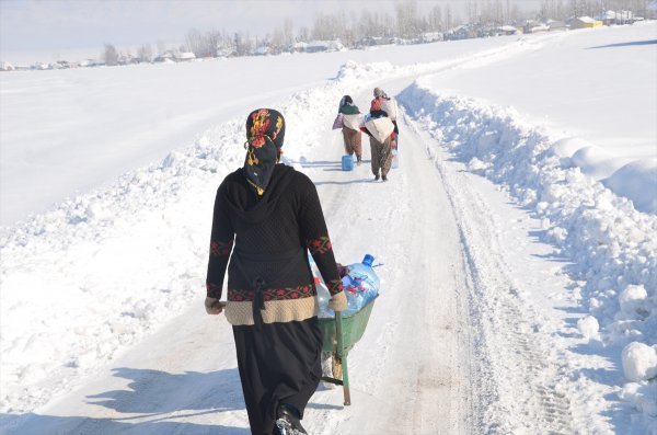 Hakkari'de soğuk hava etkili oluyor