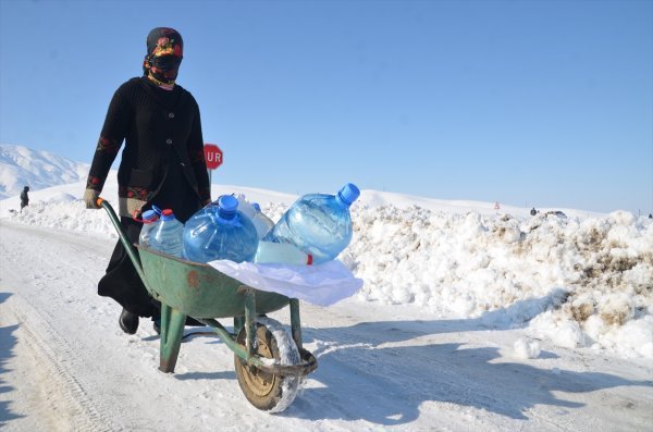 Hakkari'de soğuk hava etkili oluyor