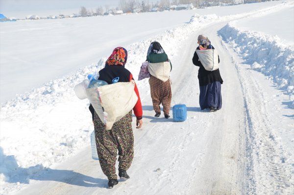 Hakkari'de soğuk hava etkili oluyor