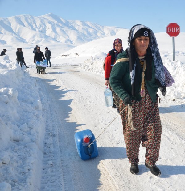 Hakkari'de soğuk hava etkili oluyor