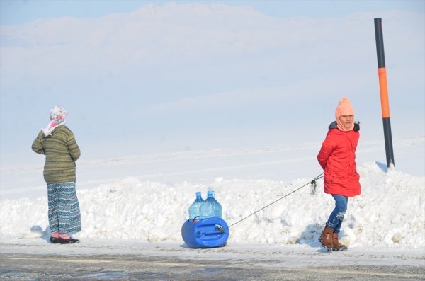 Hakkari'de soğuk hava etkili oluyor