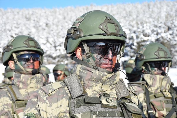 Sarıkamış şehitlerini anma yürüyüşü başladı