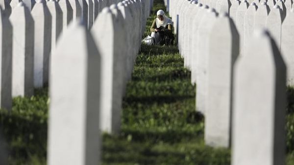 Srebrenitsalı anneler AİHM'ye başvurdu
