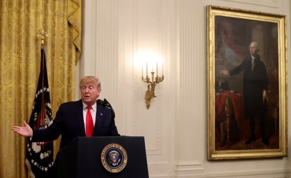 Trump'tan İran'a: Yaptırımlar sürecek