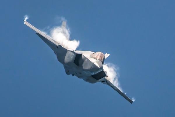 Pentagon, F35'lerin isabet oranını beğenmedi