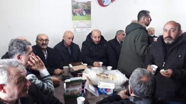Sivas'ta kar ve tipi nedeniyle 200 yolcu mahsur kaldı