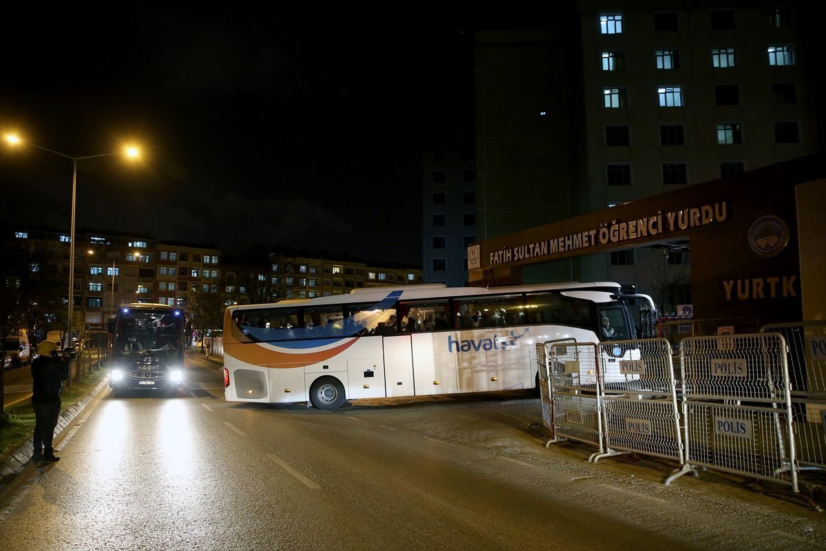 Mısır'dan getirilen Türk vatandaşları karantinaya alındı